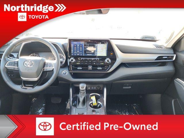 used 2022 Toyota Highlander car, priced at $39,235