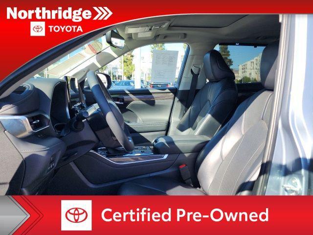 used 2022 Toyota Highlander car, priced at $39,235