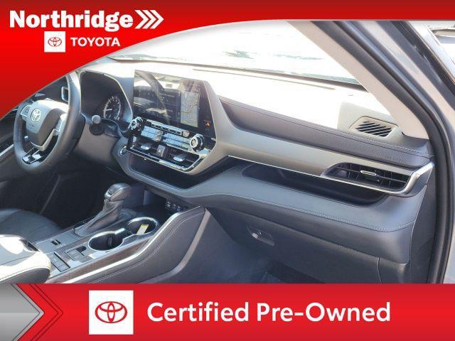 used 2022 Toyota Highlander car, priced at $39,235