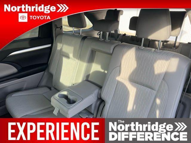 used 2016 Toyota Highlander car, priced at $21,900