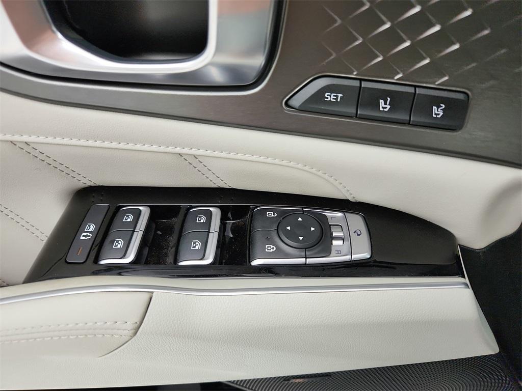 used 2024 Kia Sorento Plug-In Hybrid car, priced at $39,536