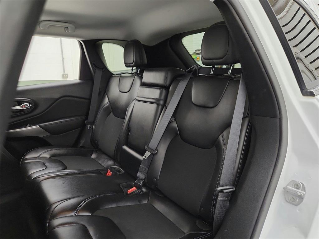 used 2019 Jeep Cherokee car, priced at $13,990