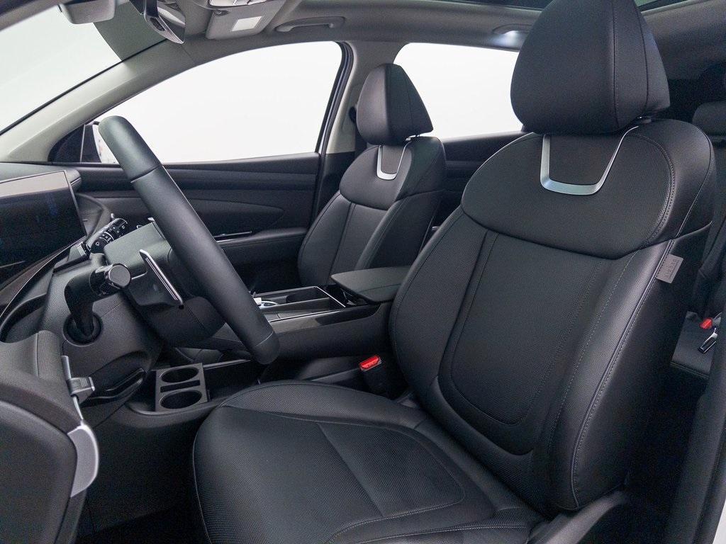 used 2025 Hyundai TUCSON Hybrid car, priced at $35,990