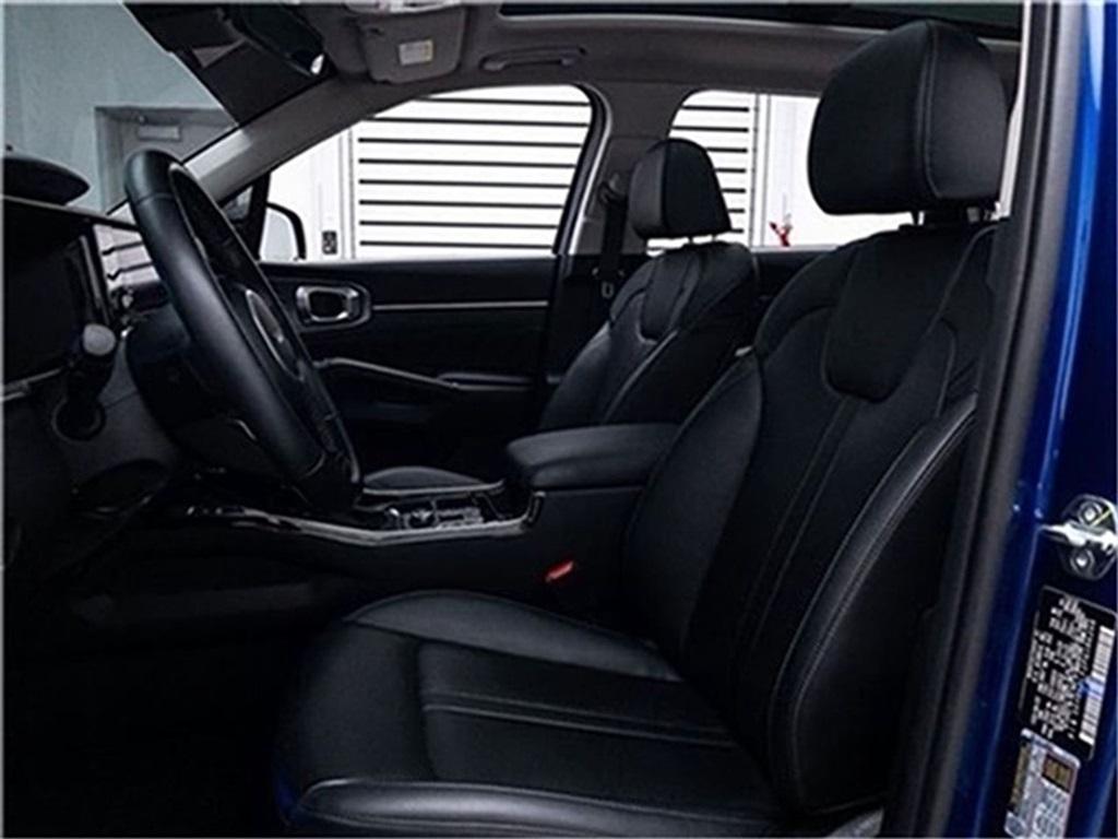 used 2023 Kia Sorento car, priced at $27,997