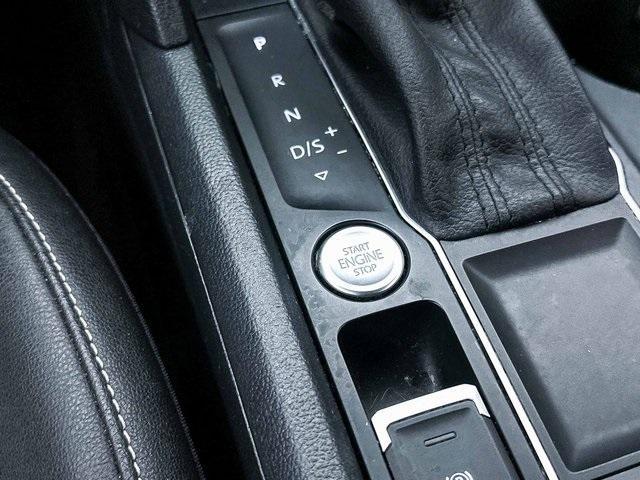 used 2021 Volkswagen Atlas car, priced at $21,999