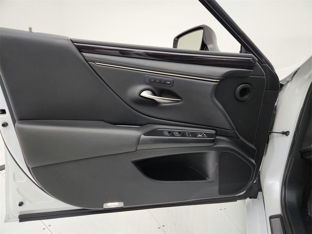 used 2021 Lexus ES 300h car, priced at $32,991
