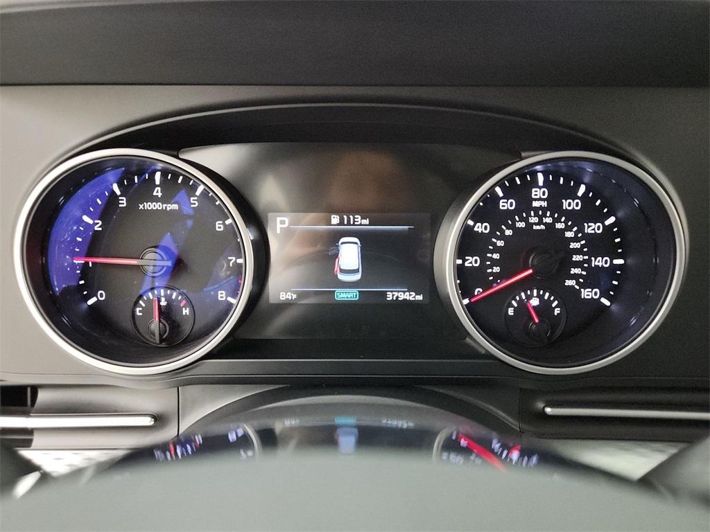used 2022 Kia Carnival car, priced at $27,500