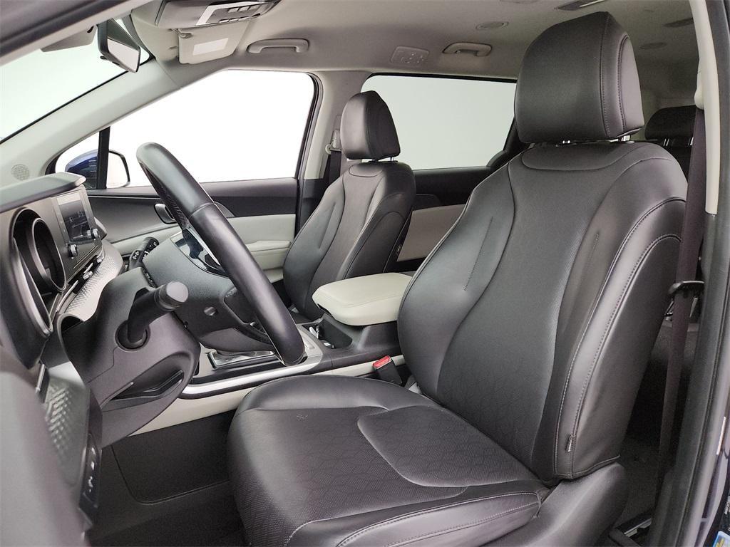 used 2022 Kia Carnival car, priced at $27,500