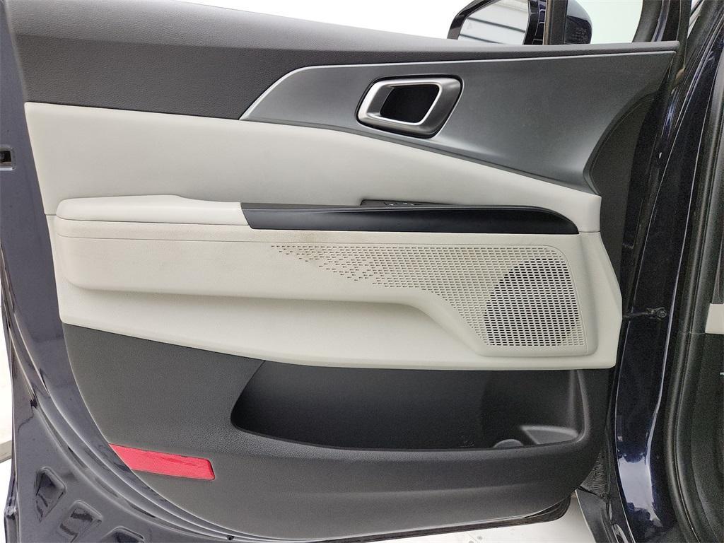 used 2022 Kia Carnival car, priced at $27,500