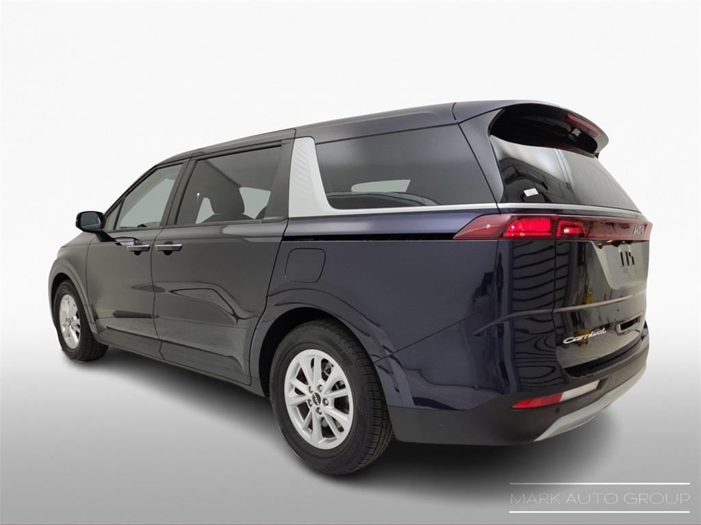 used 2022 Kia Carnival car, priced at $27,500
