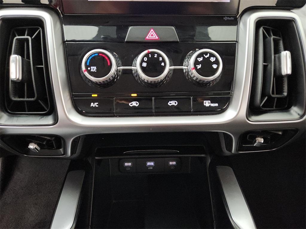 used 2023 Kia Sorento car, priced at $21,993