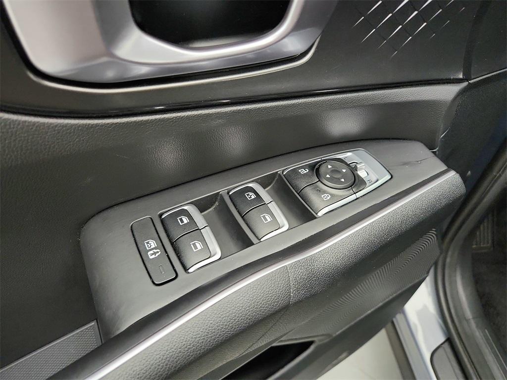 used 2023 Kia Sorento car, priced at $25,991