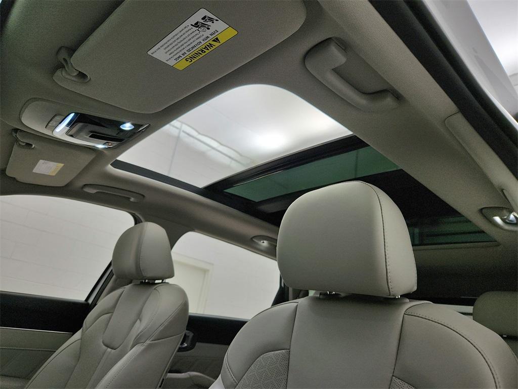 used 2022 Kia Sorento car, priced at $29,492
