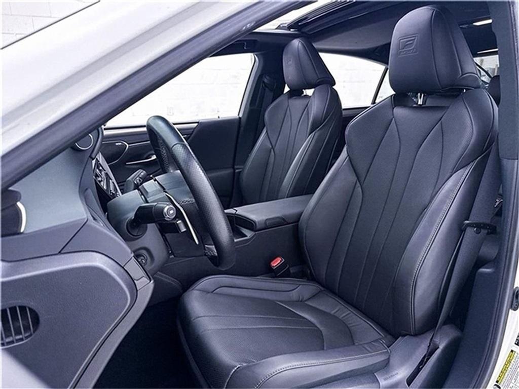 used 2024 Lexus ES 300h car, priced at $43,592