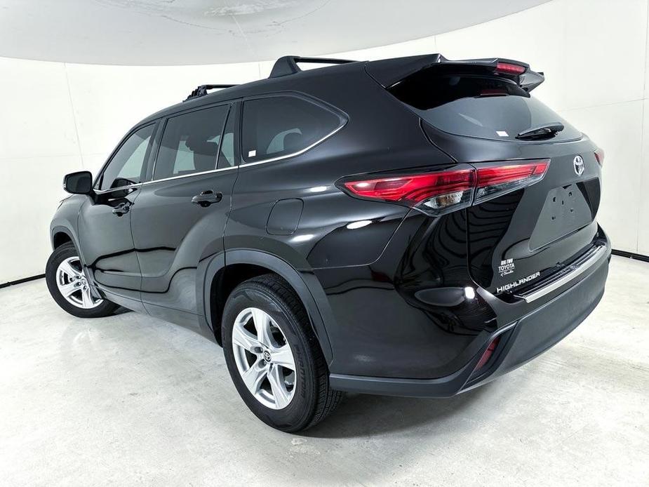 used 2021 Toyota Highlander car, priced at $27,999