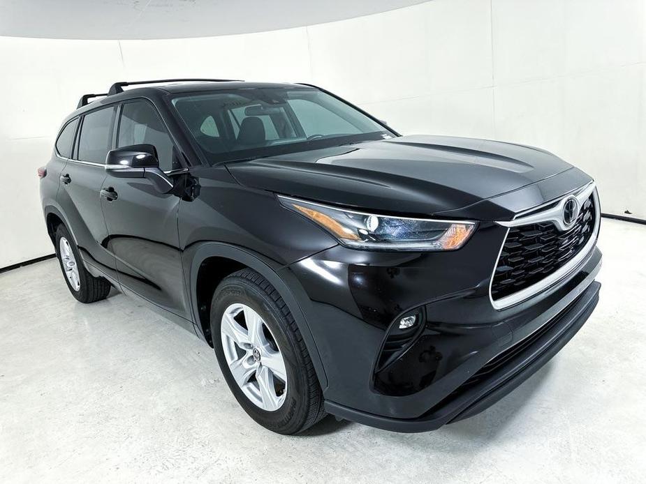 used 2021 Toyota Highlander car, priced at $27,999