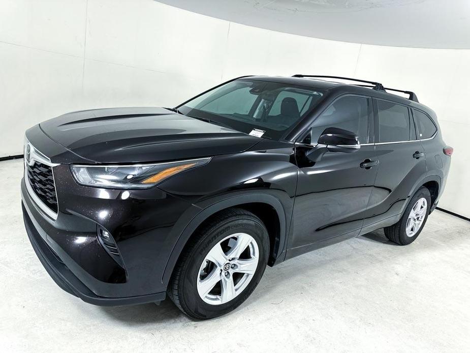 used 2021 Toyota Highlander car, priced at $27,999