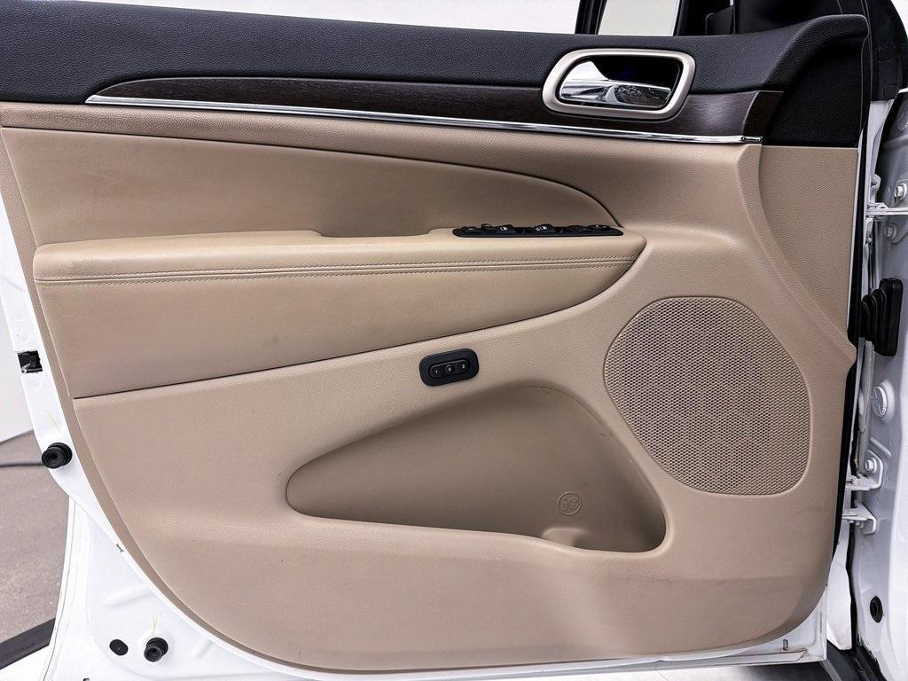 used 2014 Jeep Grand Cherokee car, priced at $10,982