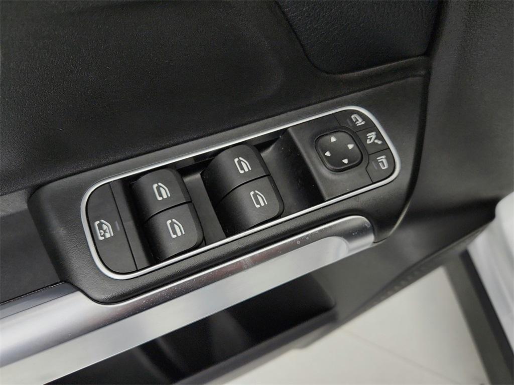 used 2020 Mercedes-Benz GLB 250 car, priced at $23,991