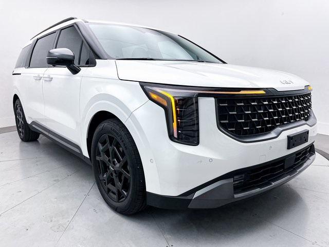 used 2025 Kia Carnival car, priced at $41,498