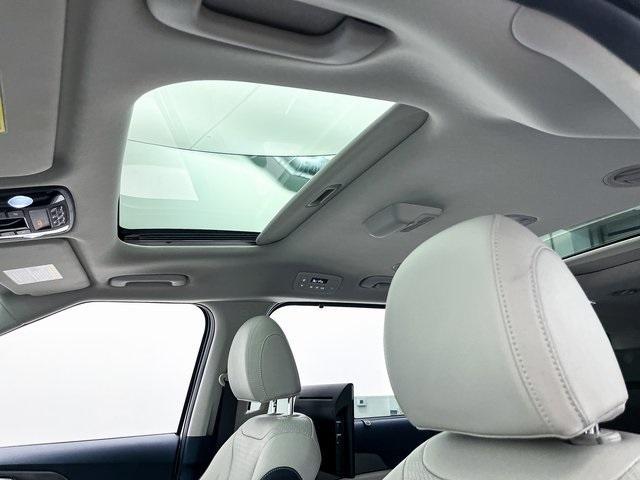 used 2025 Kia Carnival car, priced at $41,498