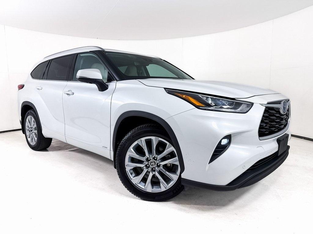 used 2022 Toyota Highlander Hybrid car, priced at $38,982