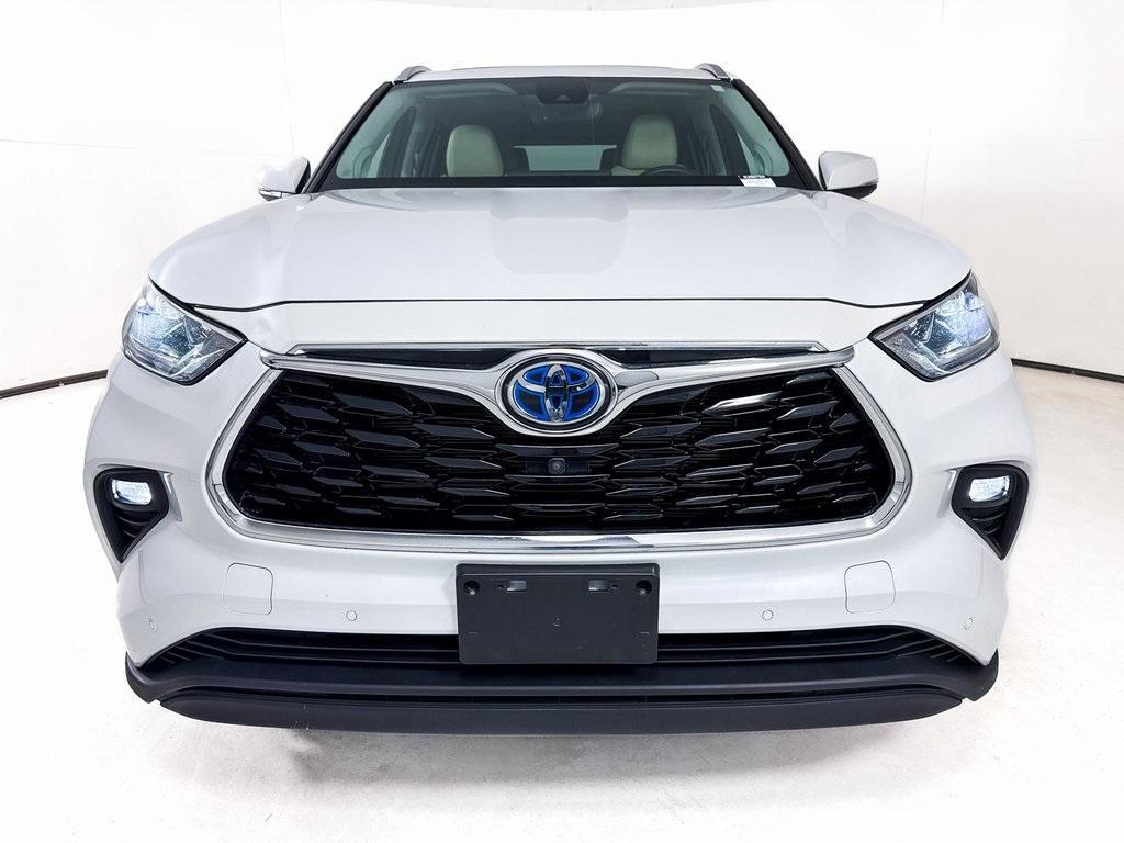 used 2022 Toyota Highlander Hybrid car, priced at $38,982