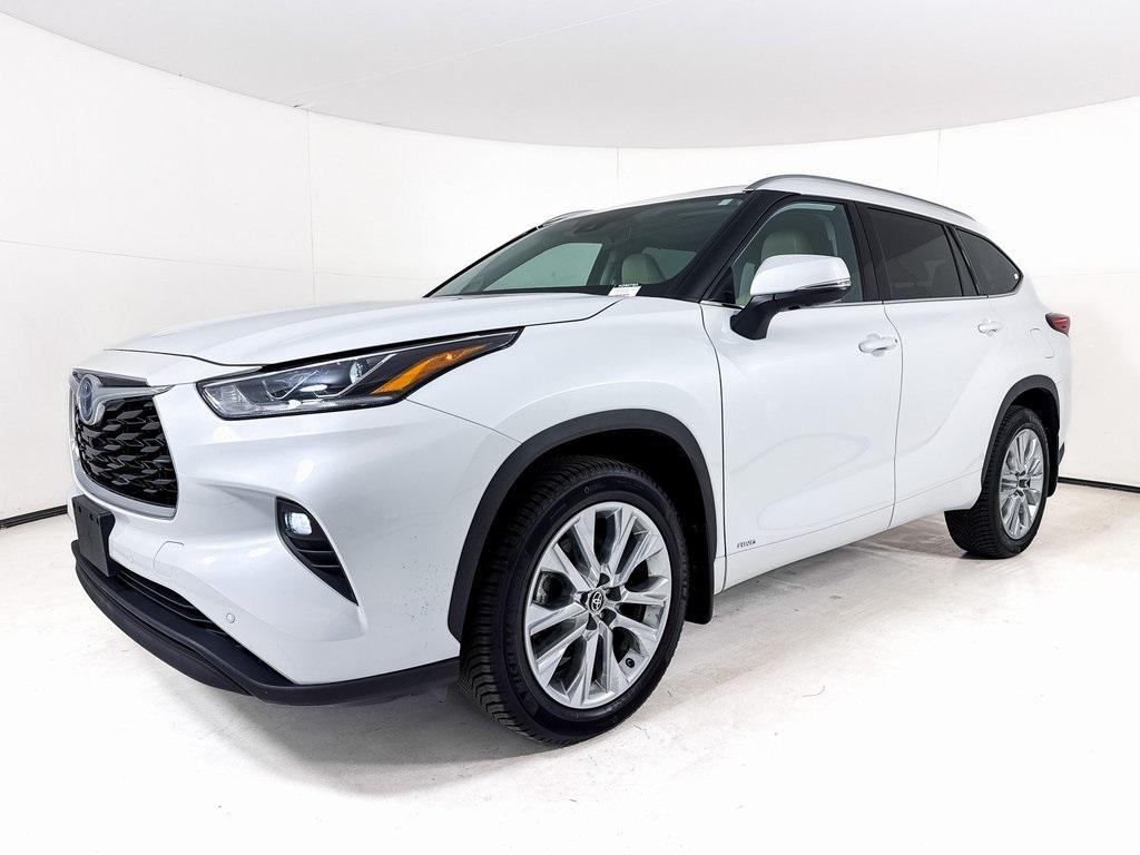 used 2022 Toyota Highlander Hybrid car, priced at $38,982