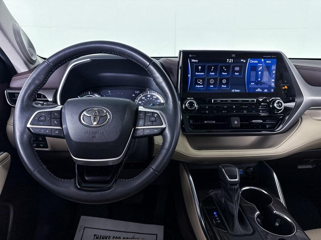 used 2022 Toyota Highlander Hybrid car, priced at $38,982