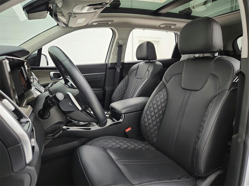 used 2023 Kia Sorento car, priced at $30,987