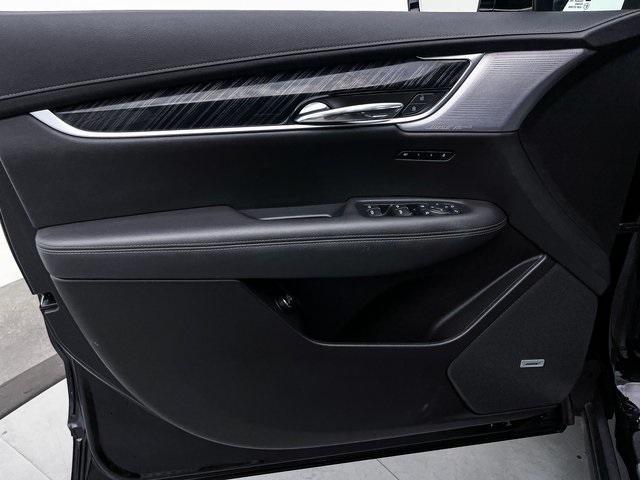 used 2024 Cadillac XT6 car, priced at $40,991