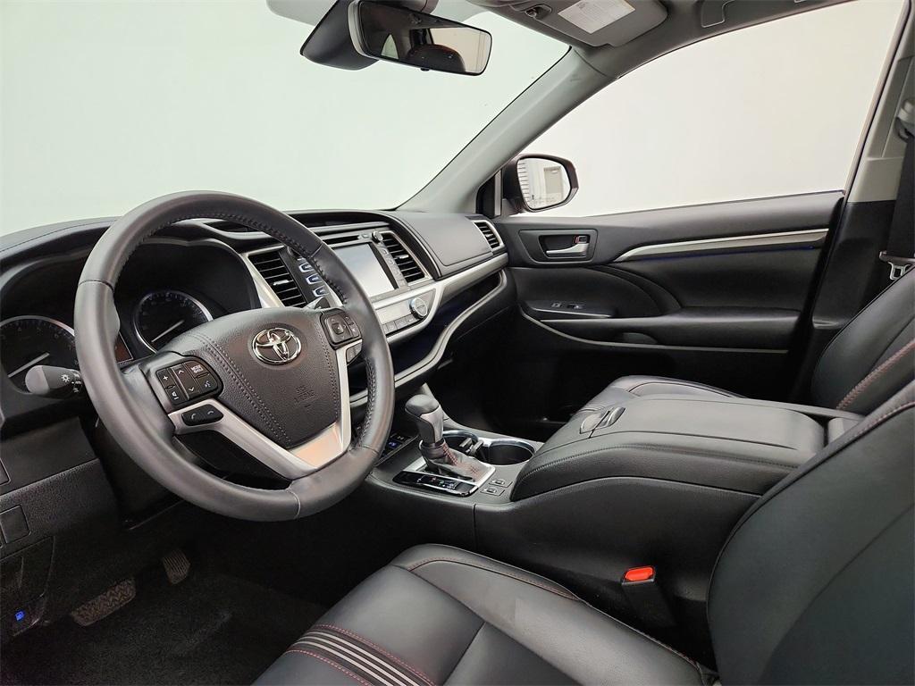 used 2019 Toyota Highlander car, priced at $29,627
