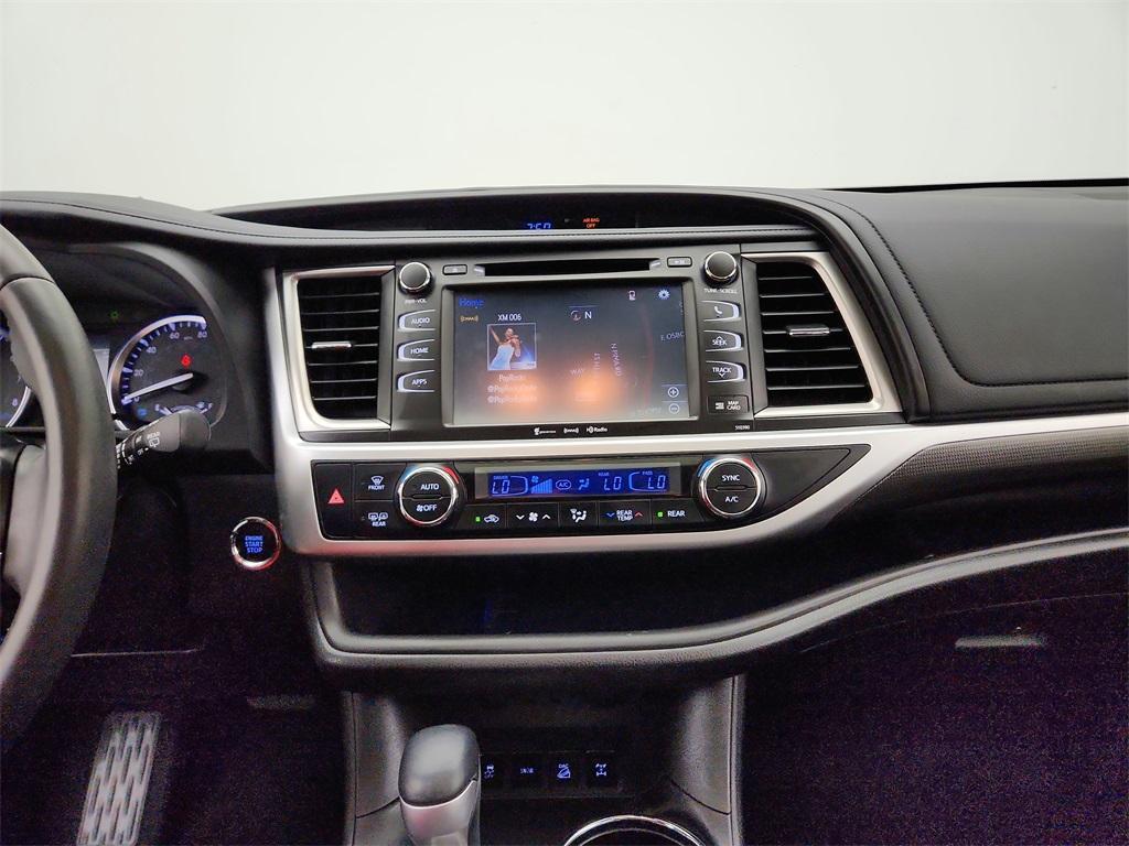 used 2019 Toyota Highlander car, priced at $29,627