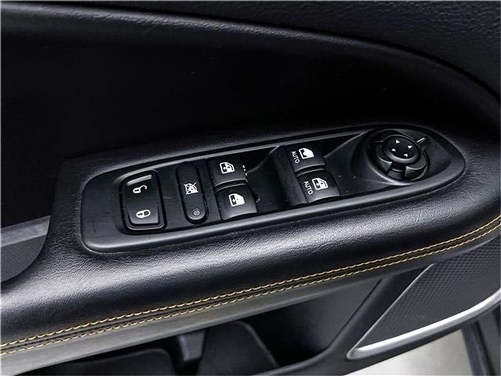 used 2018 Jeep Compass car, priced at $9,998