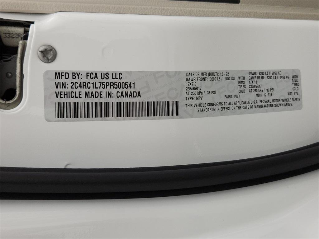 used 2023 Chrysler Pacifica Hybrid car, priced at $27,993