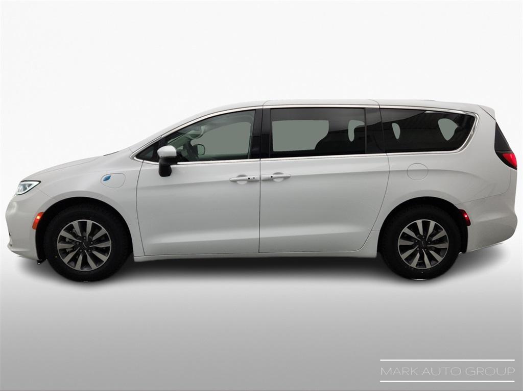 used 2023 Chrysler Pacifica Hybrid car, priced at $27,993