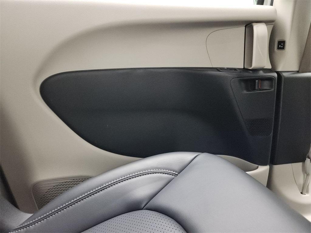 used 2023 Chrysler Pacifica Hybrid car, priced at $27,993