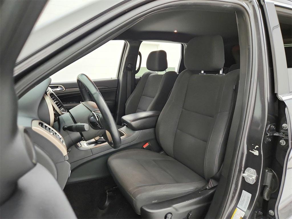 used 2016 Jeep Grand Cherokee car, priced at $13,500