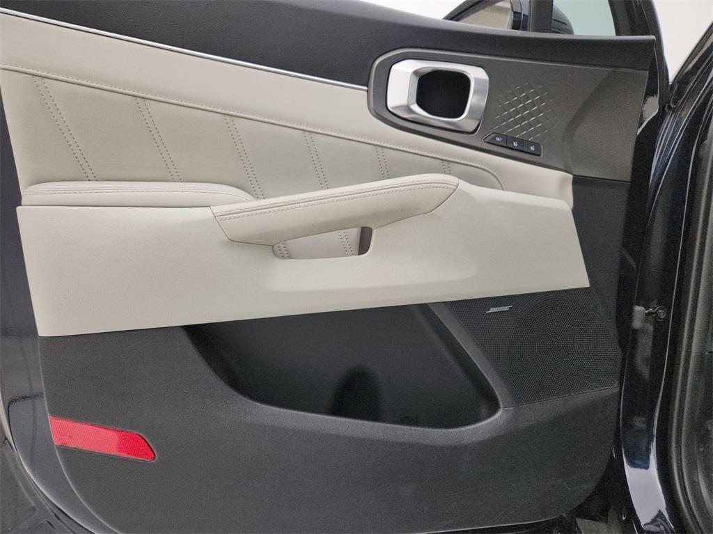 used 2023 Kia Sorento Plug-In Hybrid car, priced at $30,997