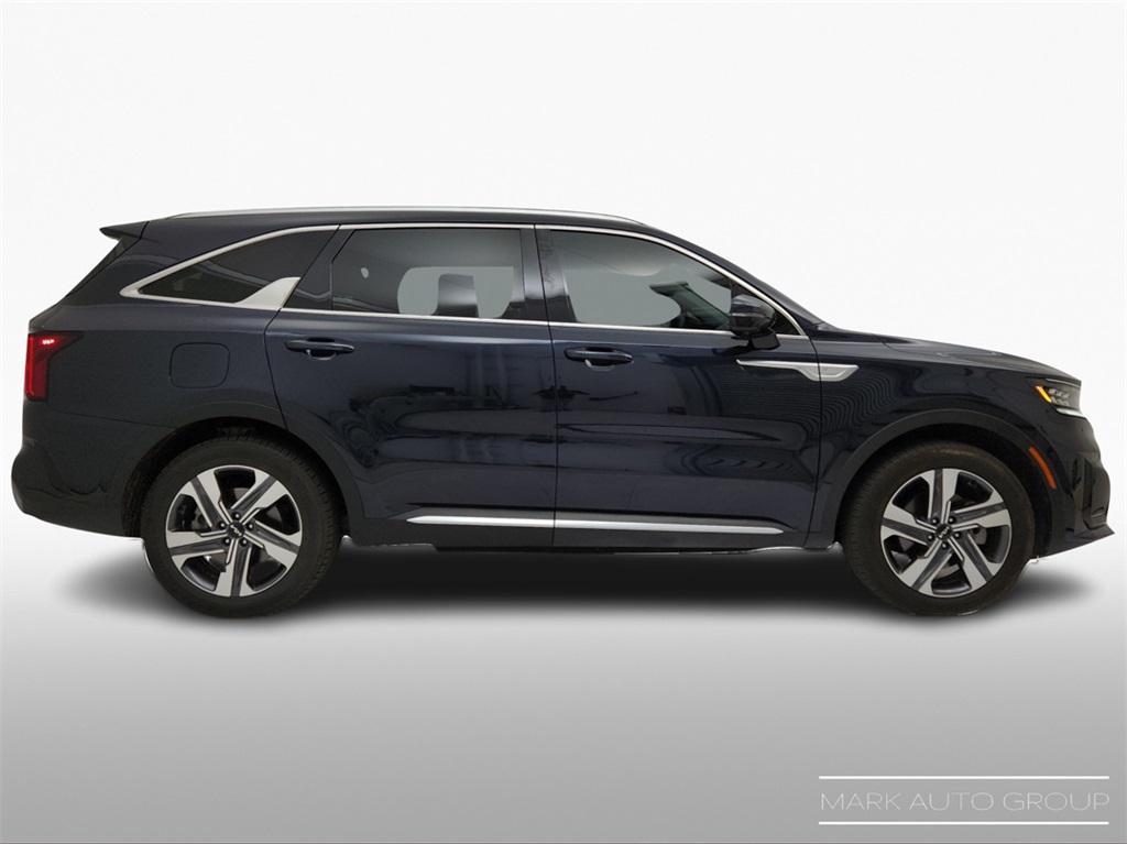 used 2023 Kia Sorento Plug-In Hybrid car, priced at $30,997