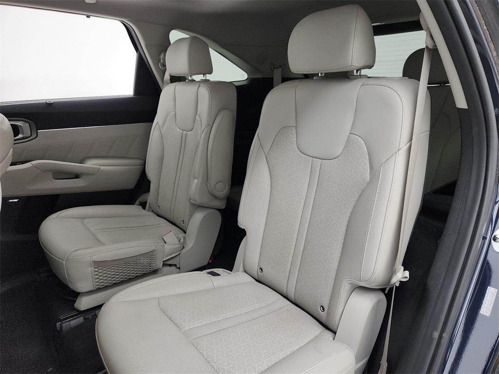 used 2023 Kia Sorento Plug-In Hybrid car, priced at $32,998