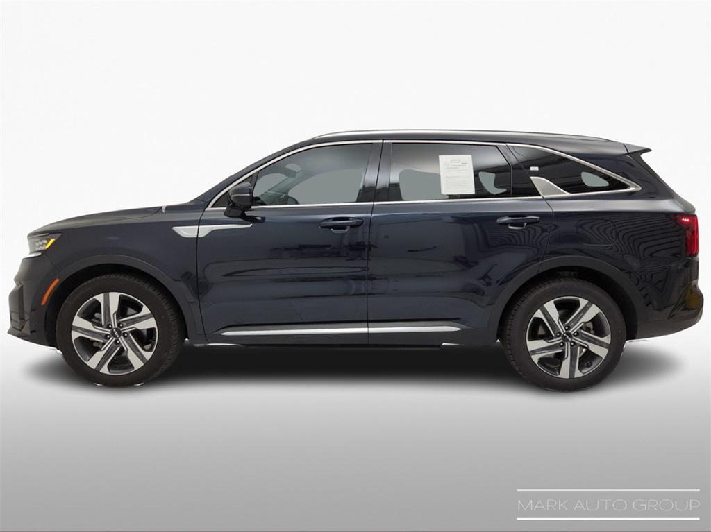 used 2023 Kia Sorento Plug-In Hybrid car, priced at $32,998