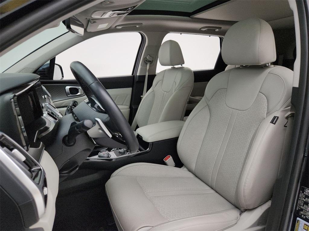 used 2023 Kia Sorento Plug-In Hybrid car, priced at $30,997