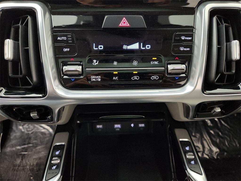 used 2023 Kia Sorento Plug-In Hybrid car, priced at $32,998