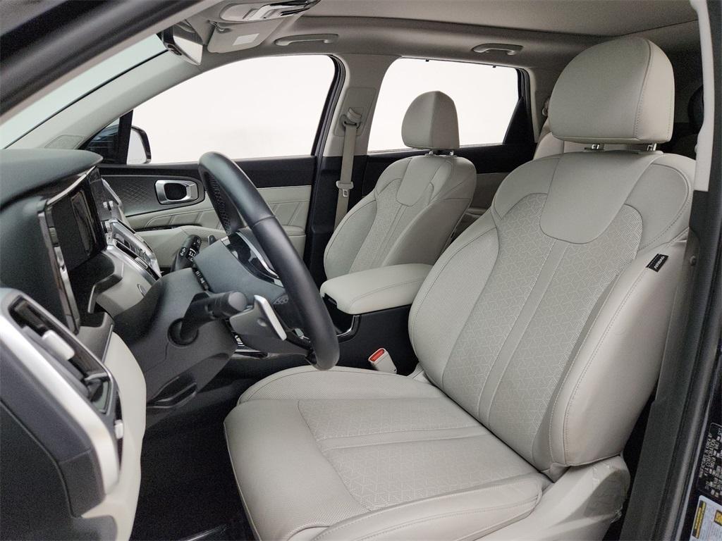 used 2023 Kia Sorento Plug-In Hybrid car, priced at $32,998