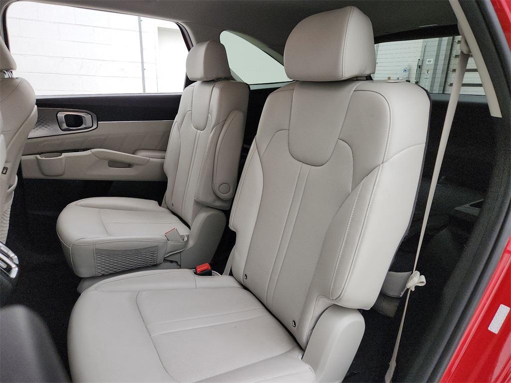 used 2022 Kia Sorento Plug-In Hybrid car, priced at $26,995