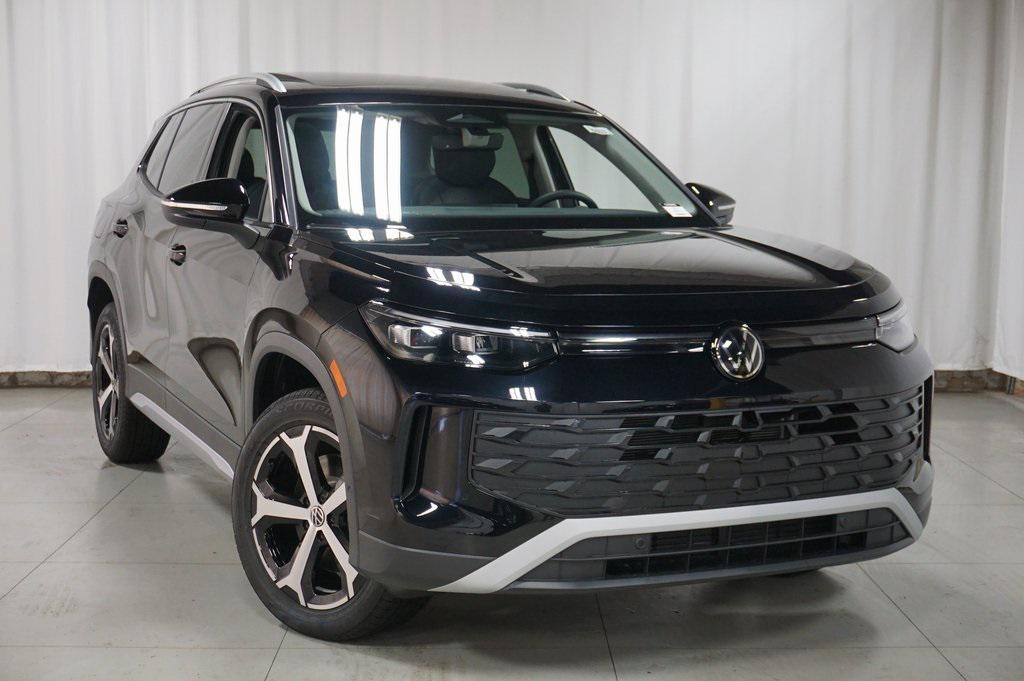 new 2025 Volkswagen Tiguan car, priced at $35,270