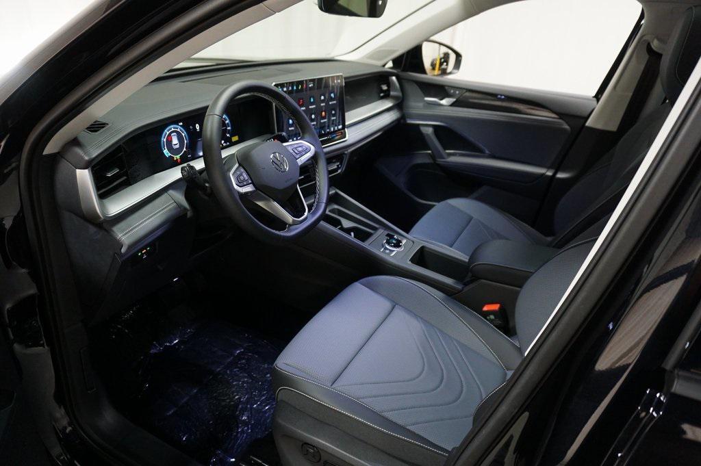 new 2025 Volkswagen Tiguan car, priced at $35,270