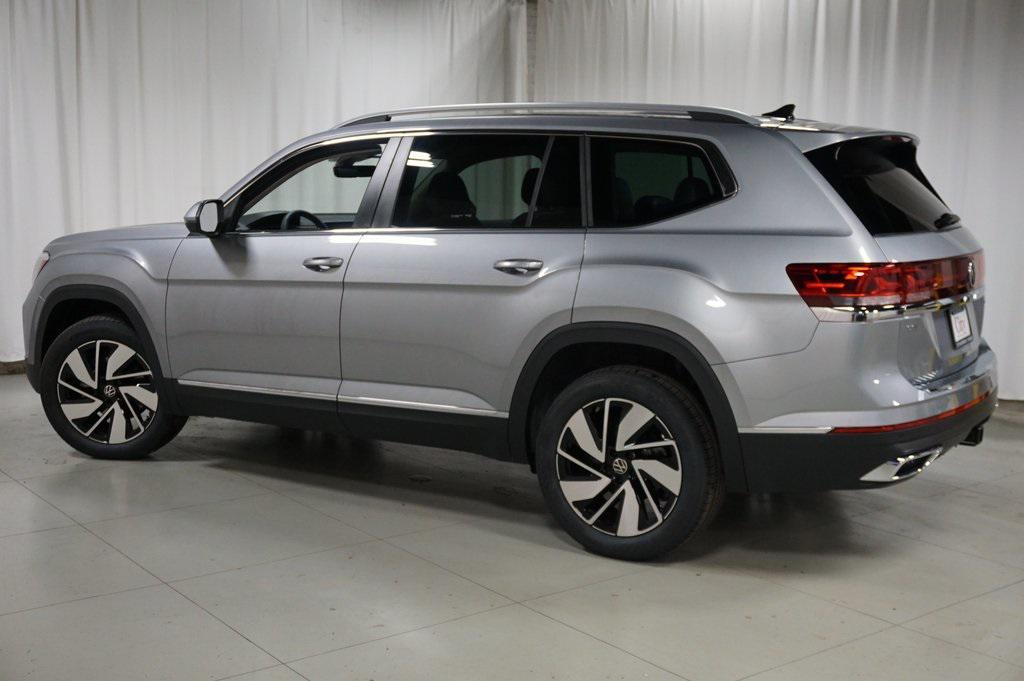 new 2025 Volkswagen Atlas car, priced at $44,072