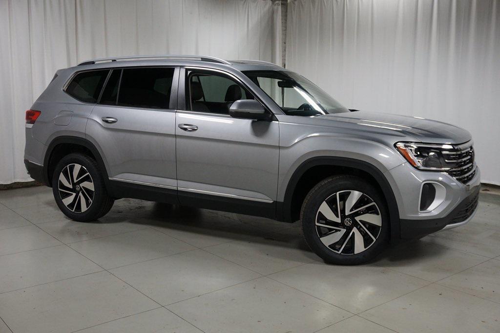 new 2025 Volkswagen Atlas car, priced at $44,072